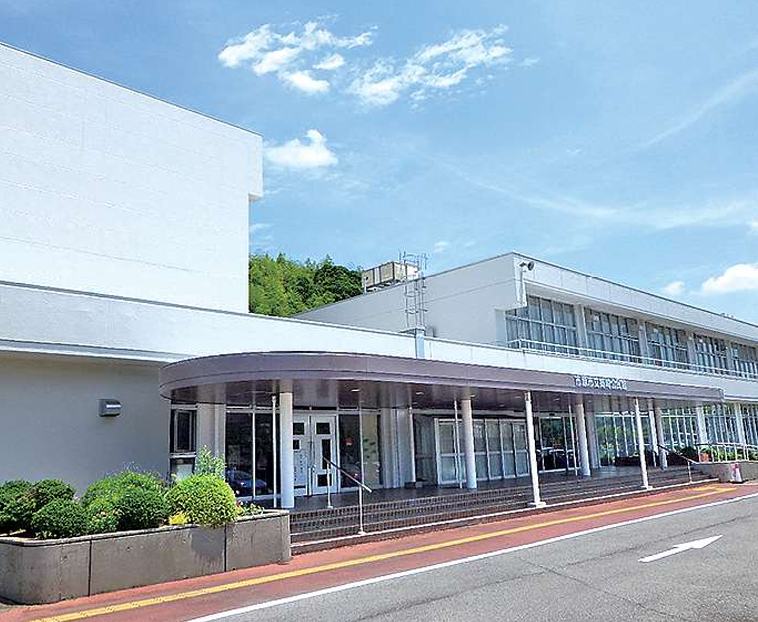新千葉建設株式会社「姉崎公民館・姉崎支所屋上防水及び外壁改修工事」